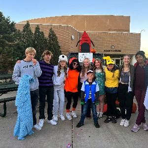 Group dressed as characters from Charlie Brown/Snoopy